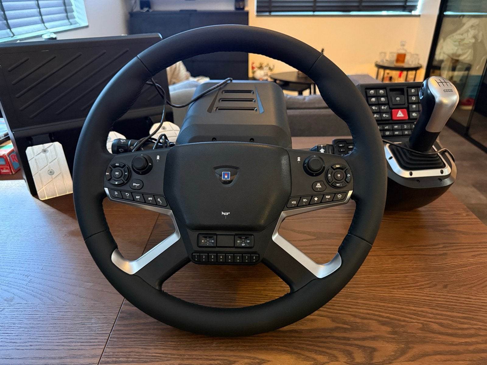 HORI Force Feedback Truck Control System + ETS2/ATS code, Ophalen, Racestuur, Force feedback, Zo goed als nieuw