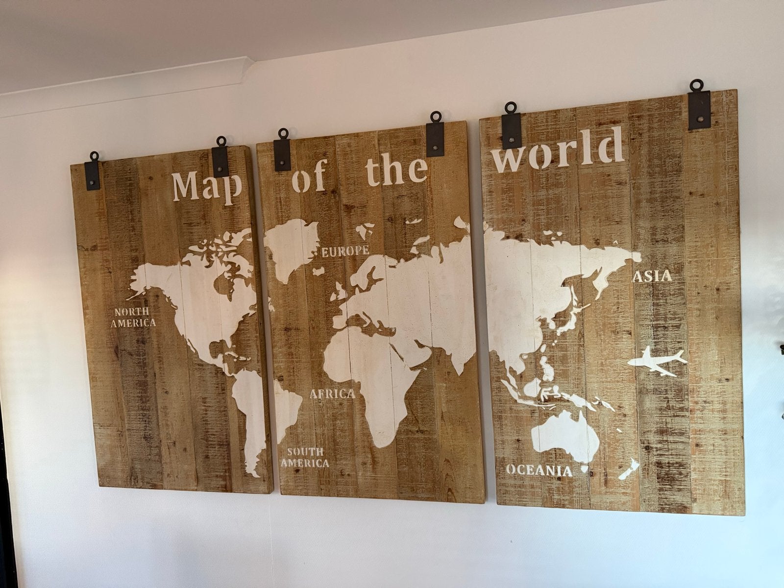 Houten Wereldkaart Wanddecoratie - Set van 3 Panelen, Huis en Inrichting, Hout, Ophalen of Verzenden, Zo goed als nieuw, Bruin