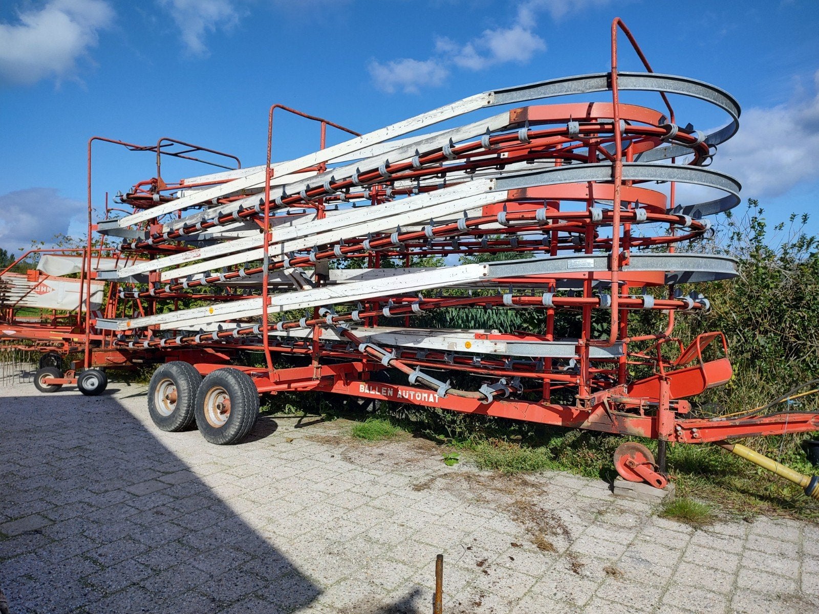 Kemper BE125 balenwagen pakjesverzamelaar, Ophalen