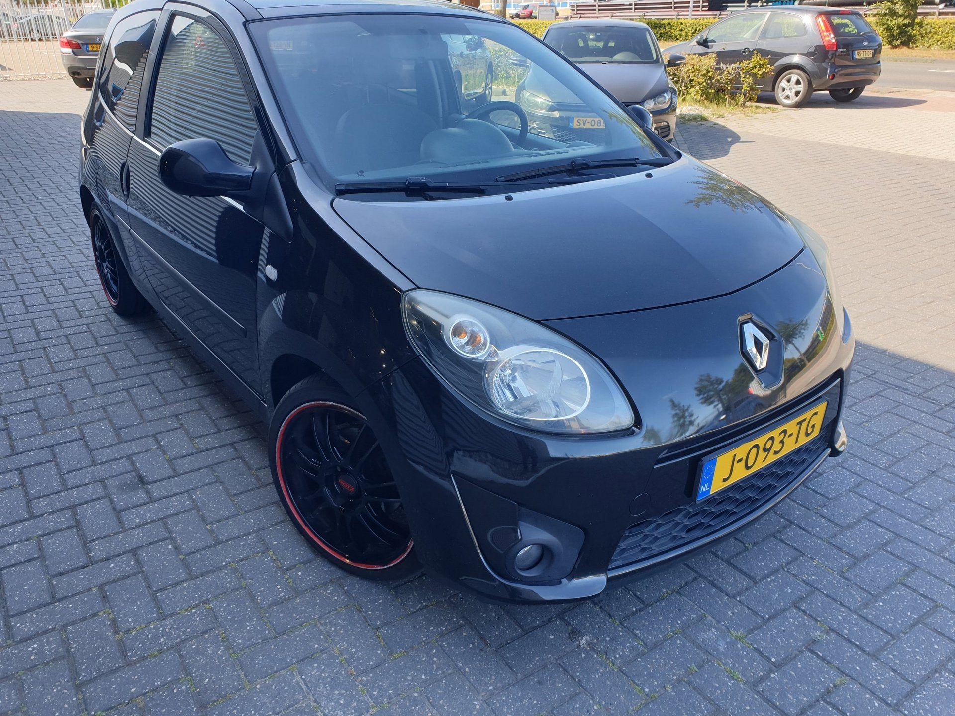 Renault Twingo 1.2-16V Night & Day, Auto's, Voorwielaandrijving, Gebruikt, 31 €/maand, 4 cilinders