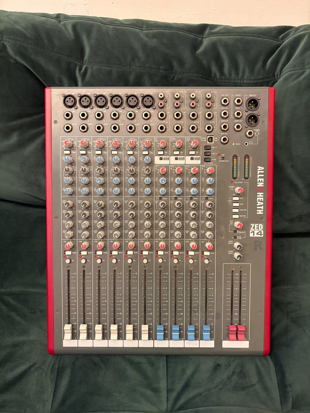 Allen & Heath ZED 14 mixer, Muziek en Instrumenten, Ophalen, Zo goed als nieuw