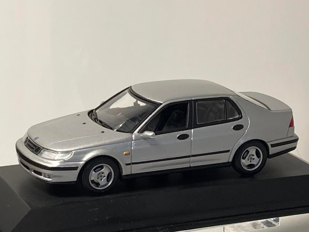 Saab 9-5 Sedan silver 1987 minichamps, Hobby en Vrije tijd, Modelauto's | 1:43, Ophalen of Verzenden, Zo goed als nieuw, Auto