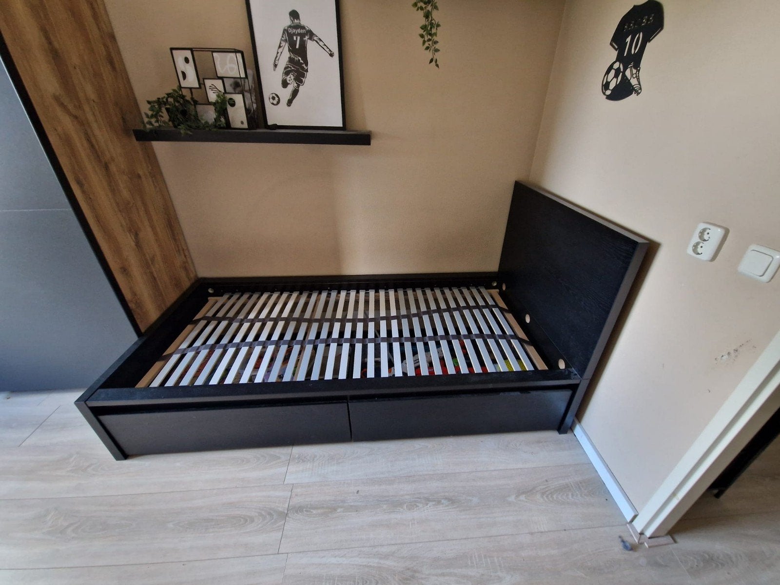 Eenpersoons IKEA MALM bed., Huis en Inrichting, Slaapkamer | Bedden, Ophalen, Eenpersoons, Hout, 210 cm