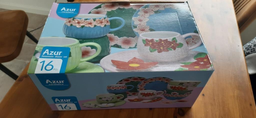 Azur ceramics servies set 16-delig, Nieuw, Ophalen of Verzenden, Overige stijlen, Aardewerk