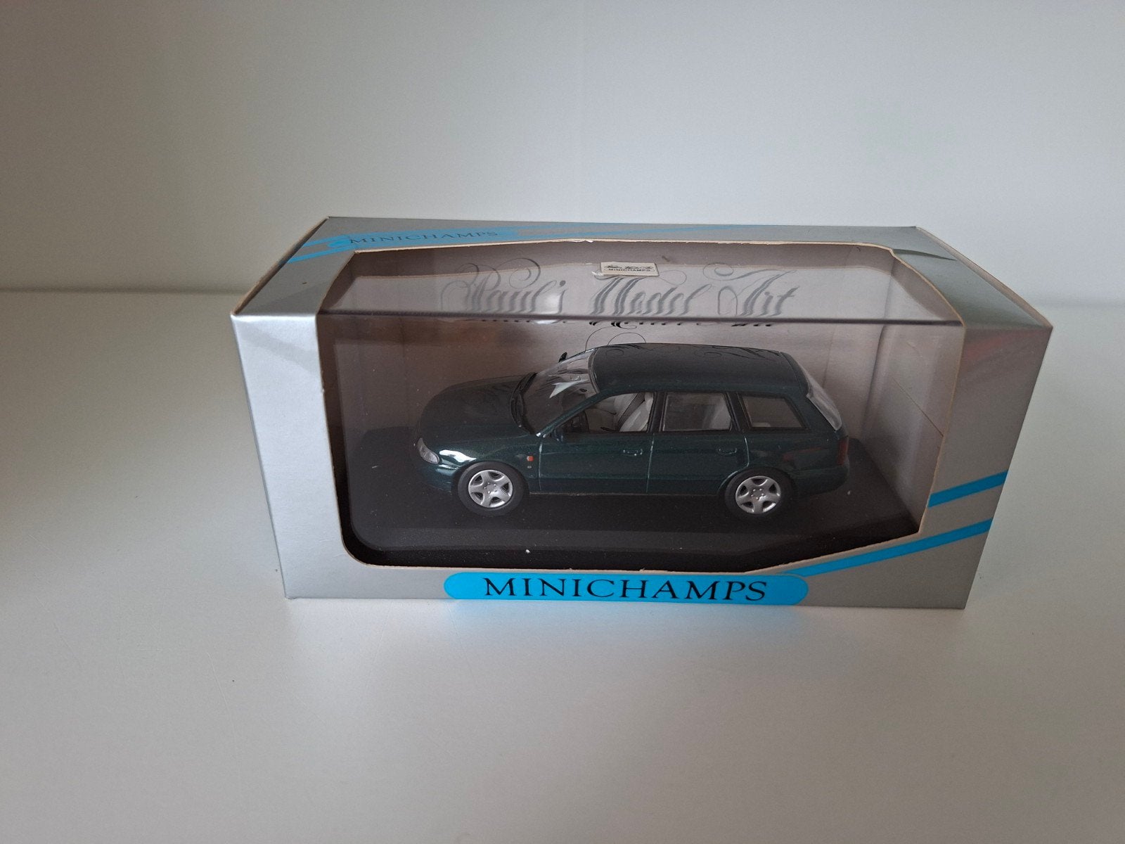 Audi A4 avant minichamps, Ophalen of Verzenden, Zo goed als nieuw, Auto, MiniChamps