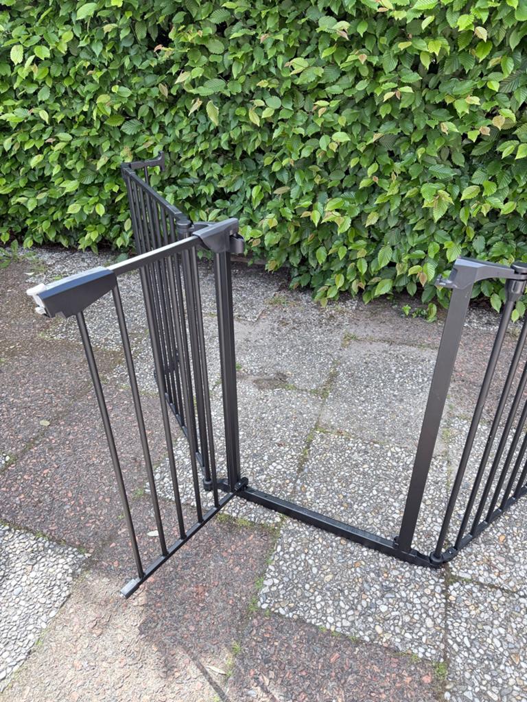 Zwart metalen veiligheidshekje voor kinderen/huisdieren, Kinderen en Baby's, Traphekjes, Ophalen, Gebruikt, Overige typen, 115 cm of meer