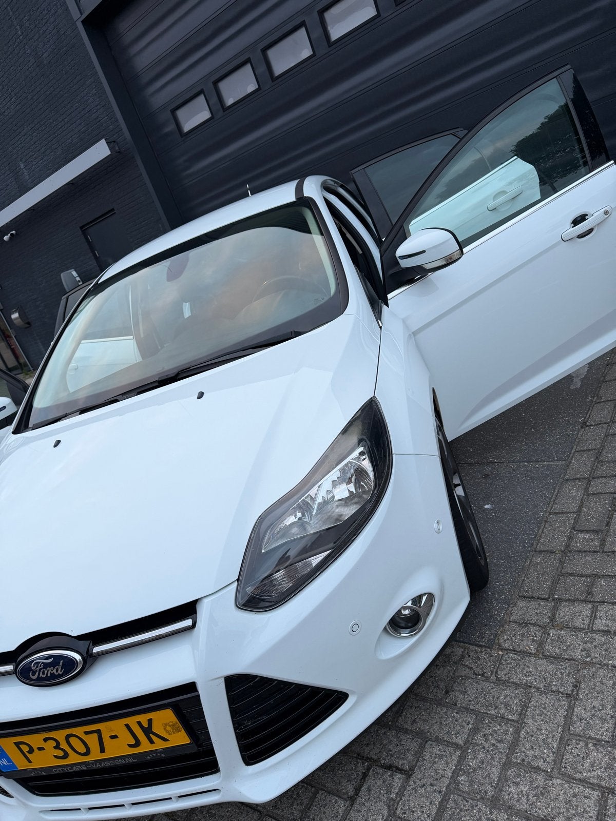 FordFocus 1.0 EcoBoost Titanium, wit nette zuinige hatchback, Auto's, 125 pk, 635 kg, Wit, 1200 kg
