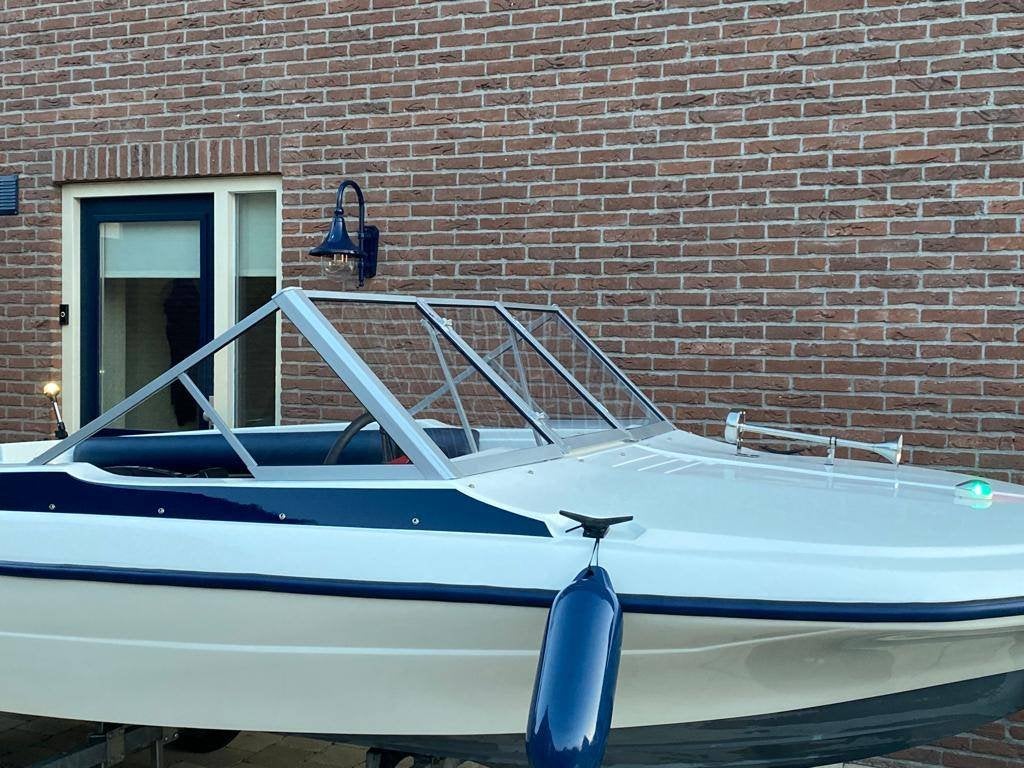 SUPERGAVE 8-PERSOONS BOOT ALS NIEUW(!), 15 pk, 2 m, Viertaktmotor, Ophalen