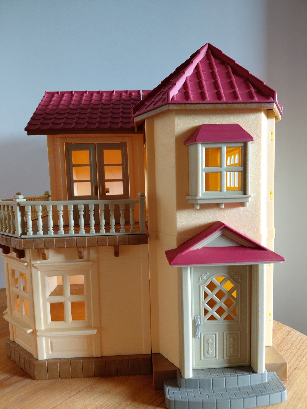 Sylvanian families inklapbaar landhuis/twee plafondlampen, Kinderen en Baby's, Speelgoed | Poppenhuizen, Ophalen of Verzenden