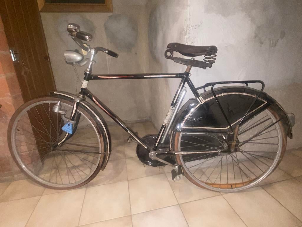 Kelder vondst antieke Novy heren fiets!!, Ophalen