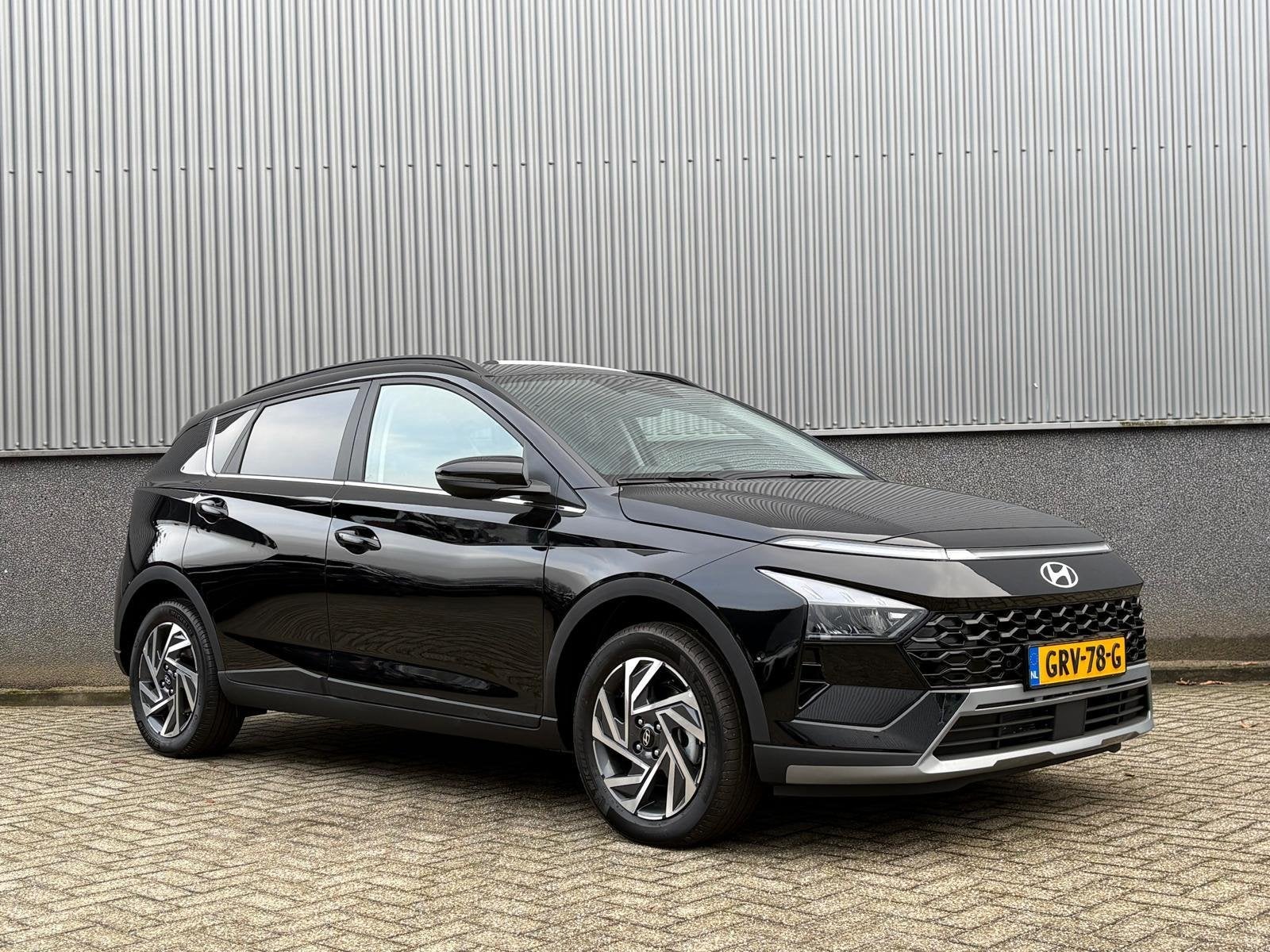 Hyundai Bayon 1.0 T-GDI 48V 100PK Premium Sky Open dak I Sto, Auto's, 1095 kg, Zwart, Origineel Nederlands, Bedrijf