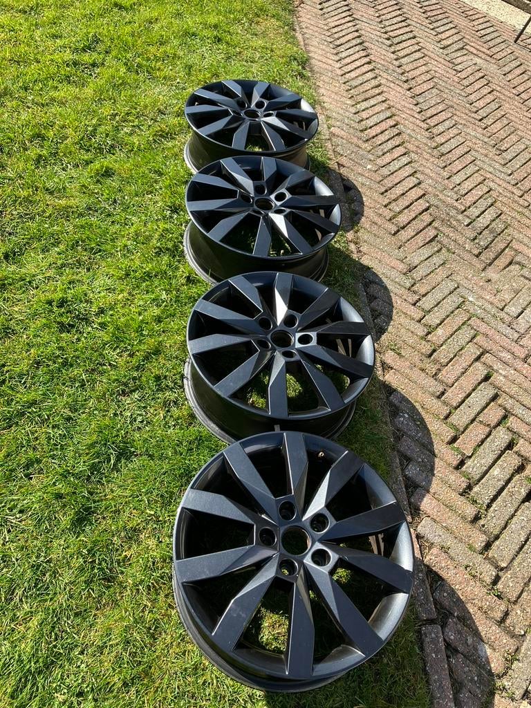Skoda/Volkswagen/Audi 17 inch lichtmetalen velgen 5 x 112, Ophalen, Velg(en), 17 inch, Zomerbanden