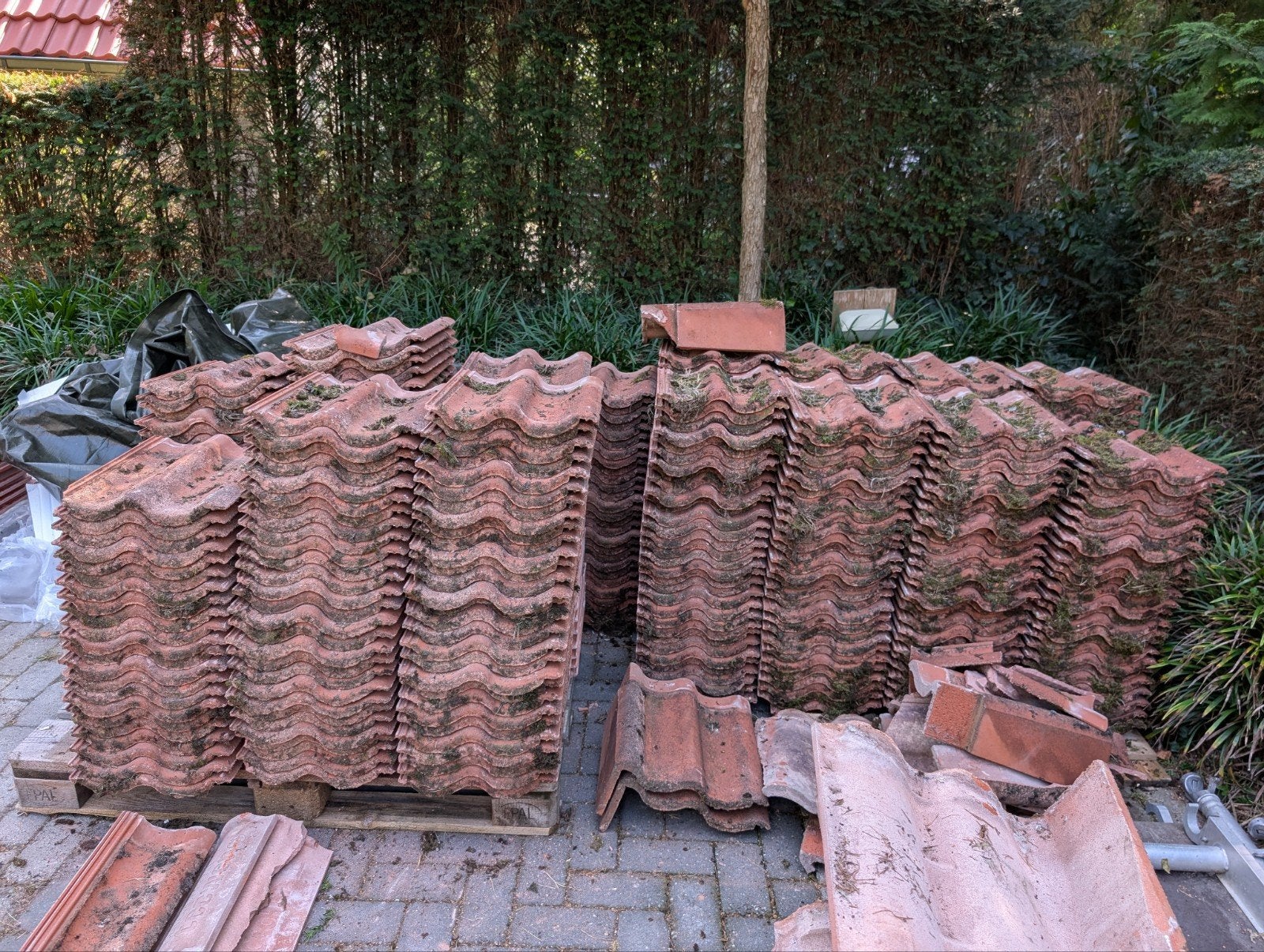 Gebruikte dakpannen - Ideaal voor reparatie of projecten, Doe-het-zelf en Verbouw, Dakpannen en Dakbedekking, Gebruikt, Steen of Klei