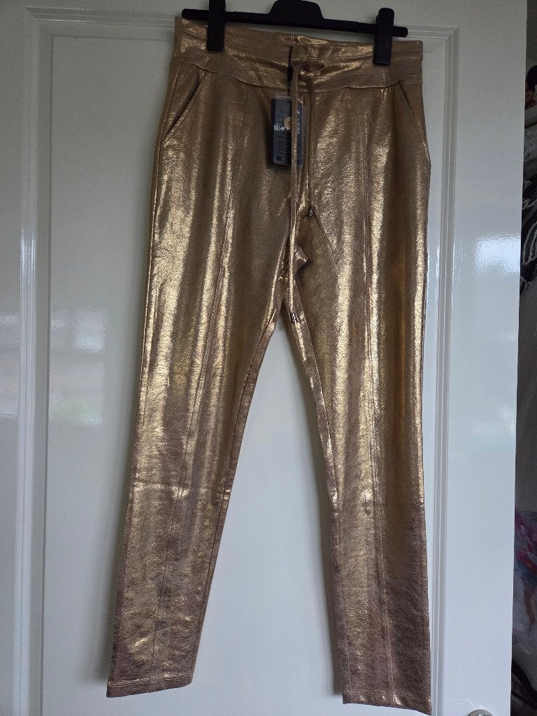 Mi Piace travelbroek goudkleurig suèdine L, Mi Piace, Maat 42/44 (L), Nieuw, Ophalen of Verzenden