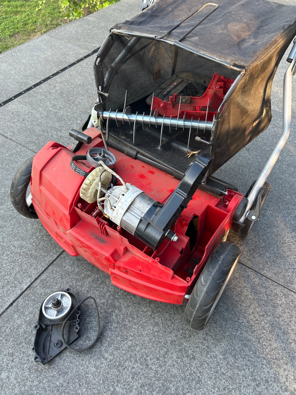Verticuteermachine Einhell GE-SA 1640 - Defect voor onderdel, Tuin en Terras, Verticuteermachines, Verzenden, Gebruikt, Elektrisch
