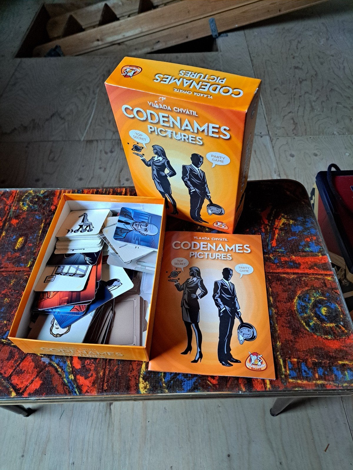 Codenames Pictures Bordspel - Zo goed als nieuw, Vijf spelers of meer, Ophalen of Verzenden, Zo goed als nieuw, Vlaada Chvátil