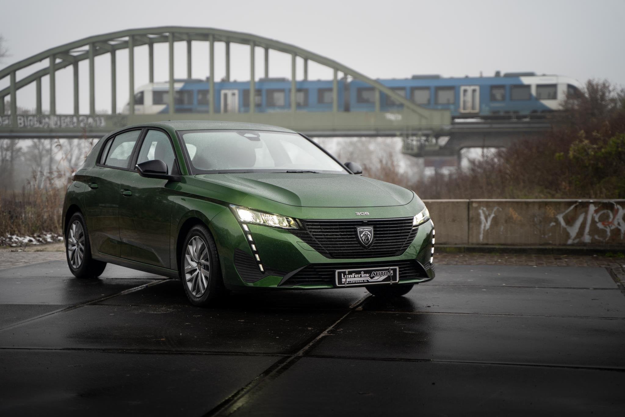 Peugeot 308 1.2 PureTech Active Pack Business Navi Clima App, Auto's, Gebruikt, Euro 6, 1199 cc, Leder en Stof