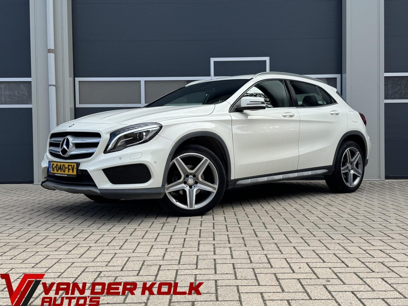 Mercedes GLA-klasse 200 Prestige Automaat | Leder/Alcantara, Auto's, Gebruikt, Euro 6, 715 kg, Wit