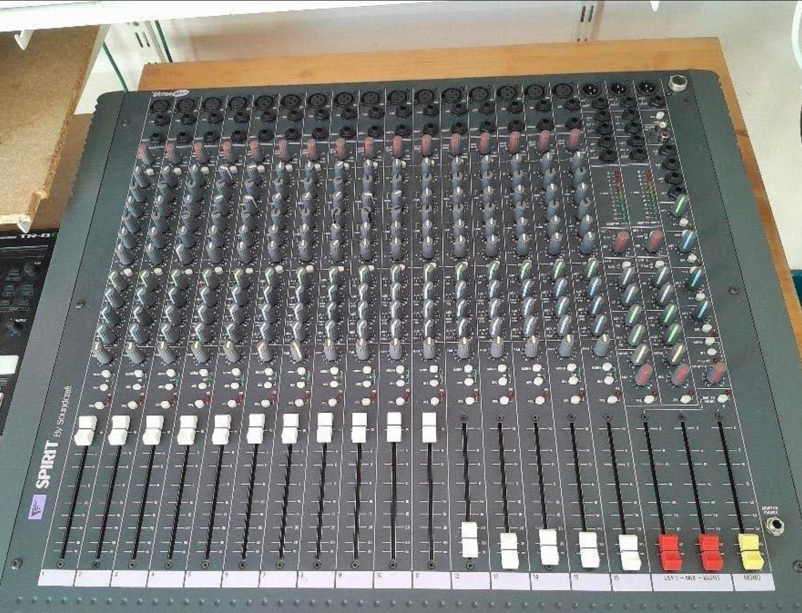 Soundcraft Spirit Live 16-kanaals Mengpaneel, Ophalen of Verzenden, Gebruikt, 10 tot 20 kanalen, Microfooningang