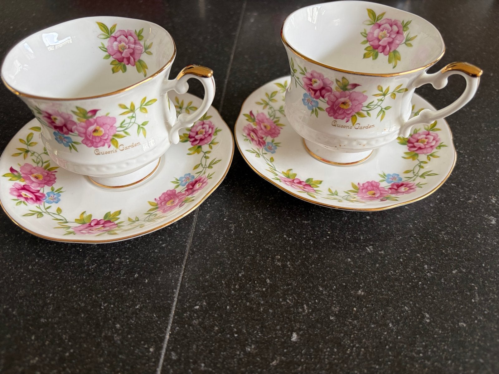 Royal Ascot Queens Garden kopjes en schotels (2 sets), Ophalen, Zo goed als nieuw, Overige stijlen, Kop(pen) en/of Schotel(s)