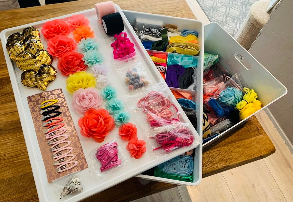 Zeer complete hobby box voor het maken van haaraccessoires., Ophalen of Verzenden, Zo goed als nieuw, Lint, Band of Elastiek