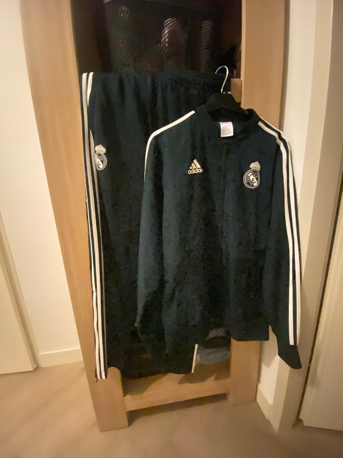 Adidas Real Madrid trainingspak - Zo goed als nieuw, Maat 48/50 (M), Zwart, Ophalen of Verzenden, Zo goed als nieuw