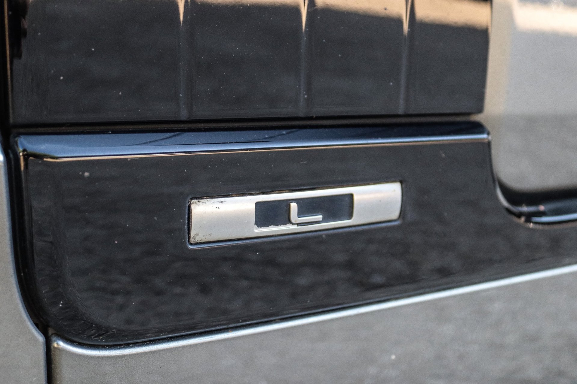Land Rover Range Rover 2.0 P400e LWB !BTW! TREKHAAK 360 NAP, Auto's, Land Rover, Automaat, Gebruikt, 4 cilinders, 2500 kg