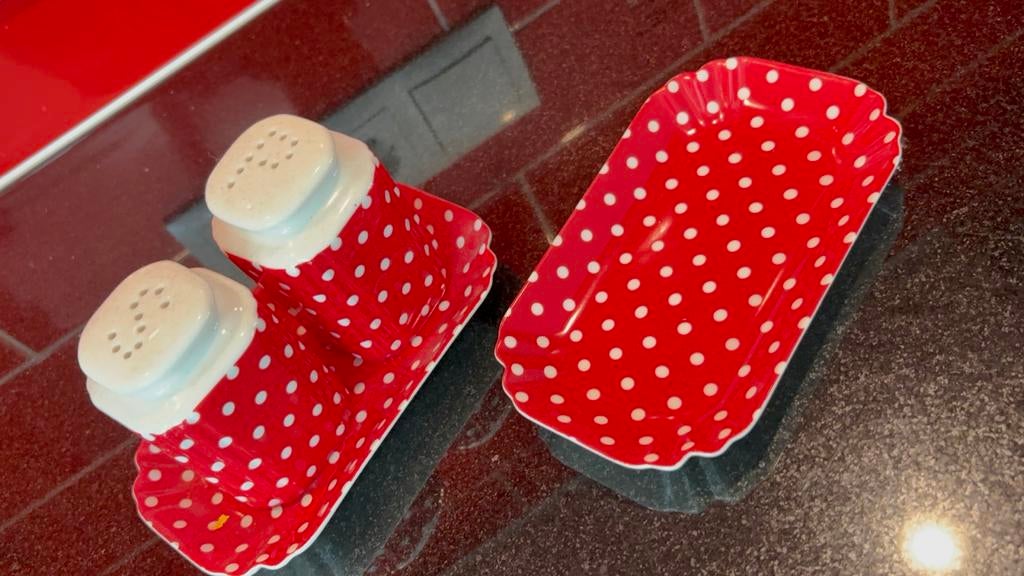 Greengate peper- en zoutstel - dotty red, Ophalen, Steen/keramiek, Rood, Overige merken