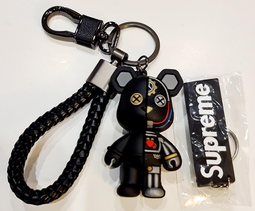 Supreme Sleutelhanger, Verzenden, Nieuw, Knuffel of Figuurtje