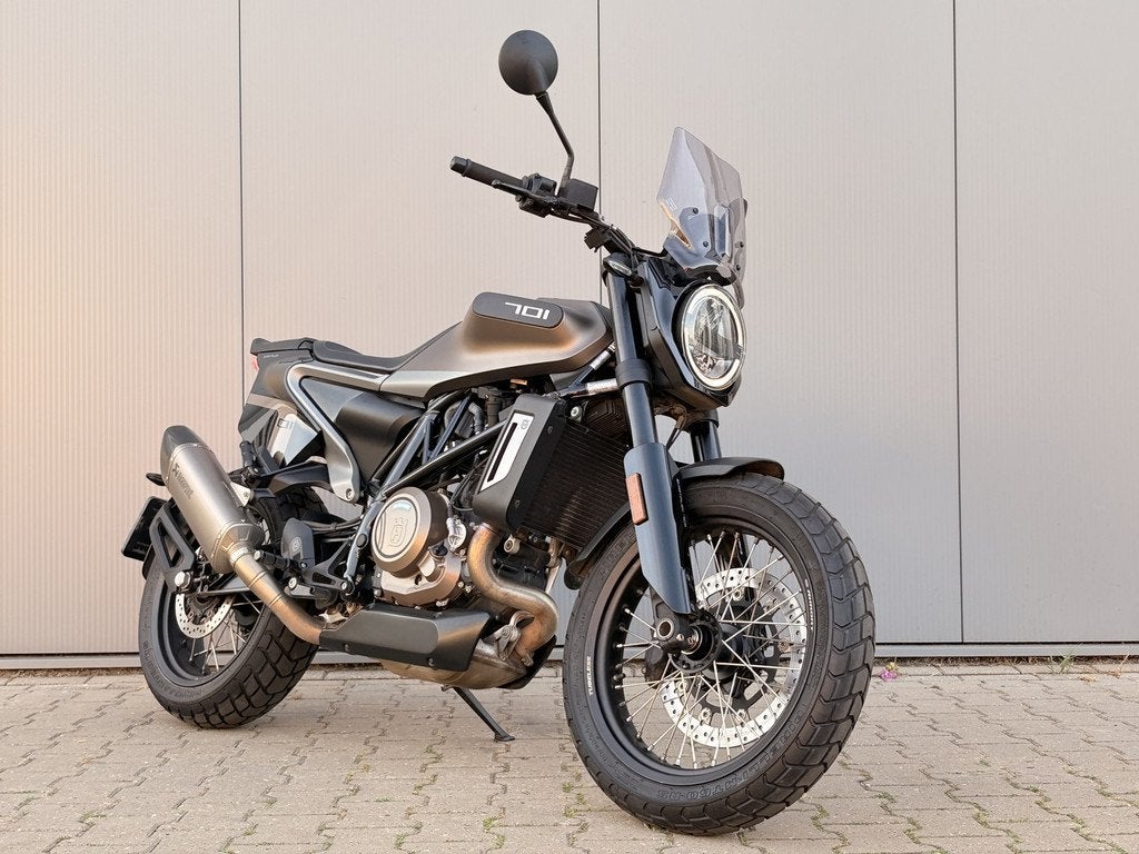 2020 Husqvarna Svartpilen 701 75pk ABS TC - Quicksh. - Akra, Nijkamp & Ooteman Motoren, Meer dan 35 kW, LED Verlichting, 693 cc