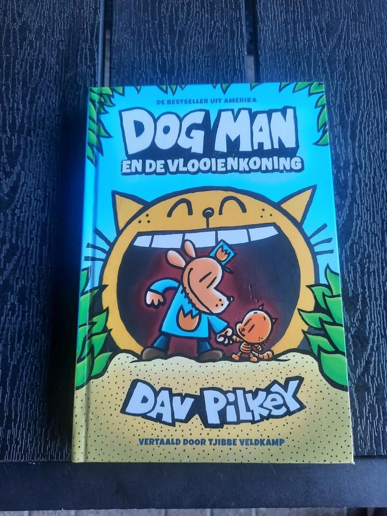 Dog Man en de Vlooienkoning - Zo goed als nieuw, Boeken, Ophalen of Verzenden, Zo goed als nieuw, Dav Pilkey, Fictie algemeen