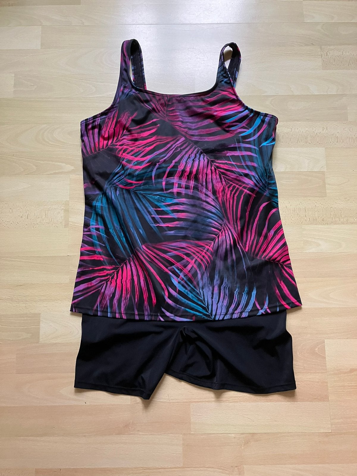 Decathlon badpak met broekje zwart met print mt 50 izgs, Ophalen of Verzenden, Gedragen, Zwart, Lingerie of Zwemkleding