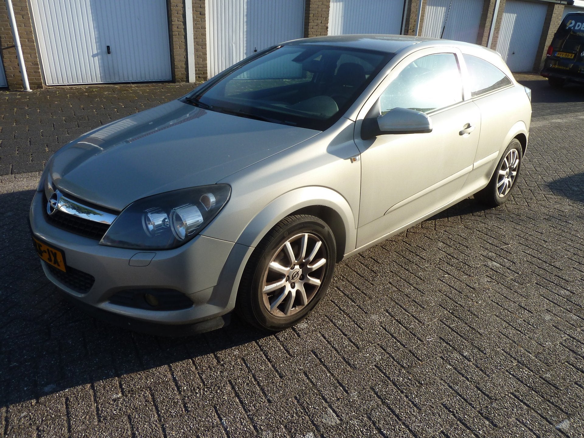 Opel Astra GTC 1.6 Temptation, Auto's, Opel, Gebruikt, 4 cilinders, 635 kg, 116 pk