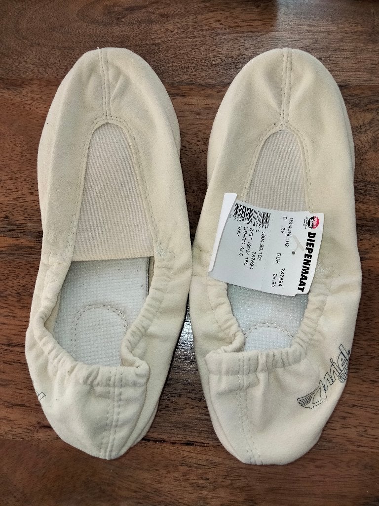 Nieuwe Anniel turnschoenen diverse maten, Maat 36 t/m 42, Ophalen of Verzenden, Nieuw, Turnschoenen