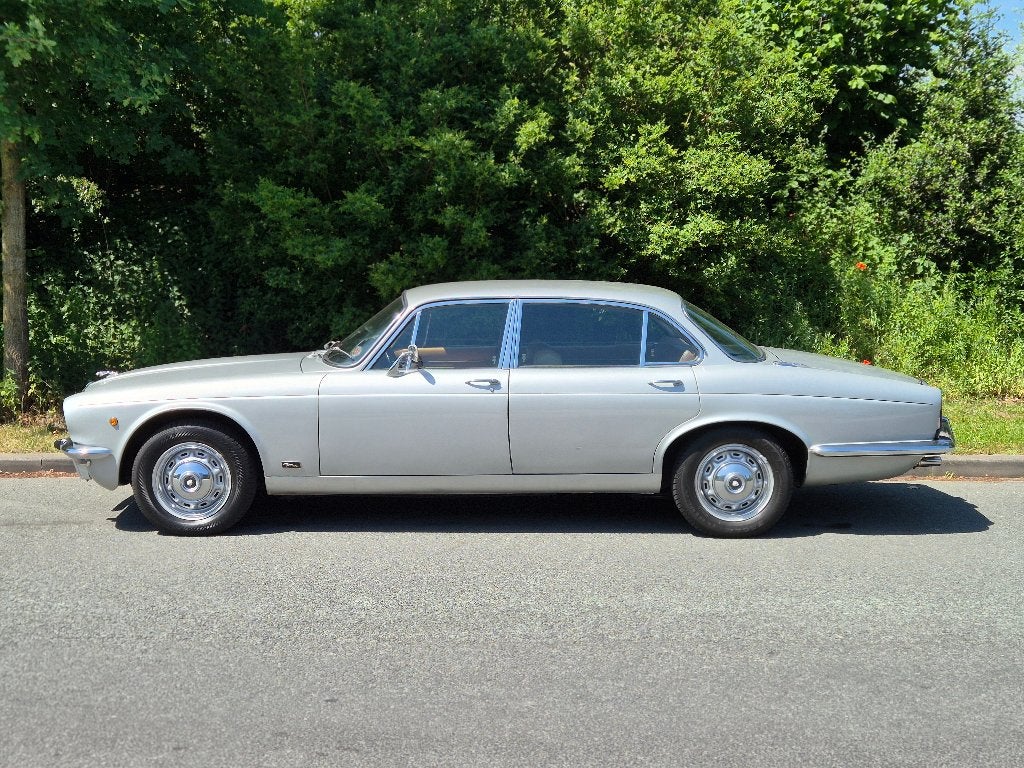 Jaguar XJ6 4.2 LWB II 1975 Grijs, Automaat, 58.000 km !, Auto's, Jaguar, Automaat, Achterwielaandrijving, Beige, Sedan