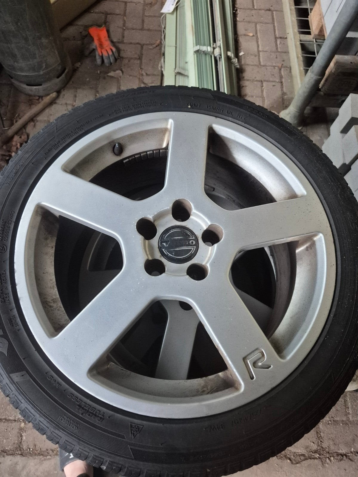 Volvo R-line velgen R17/45/225, Ophalen, Gebruikt, Banden en Velgen, 17 inch