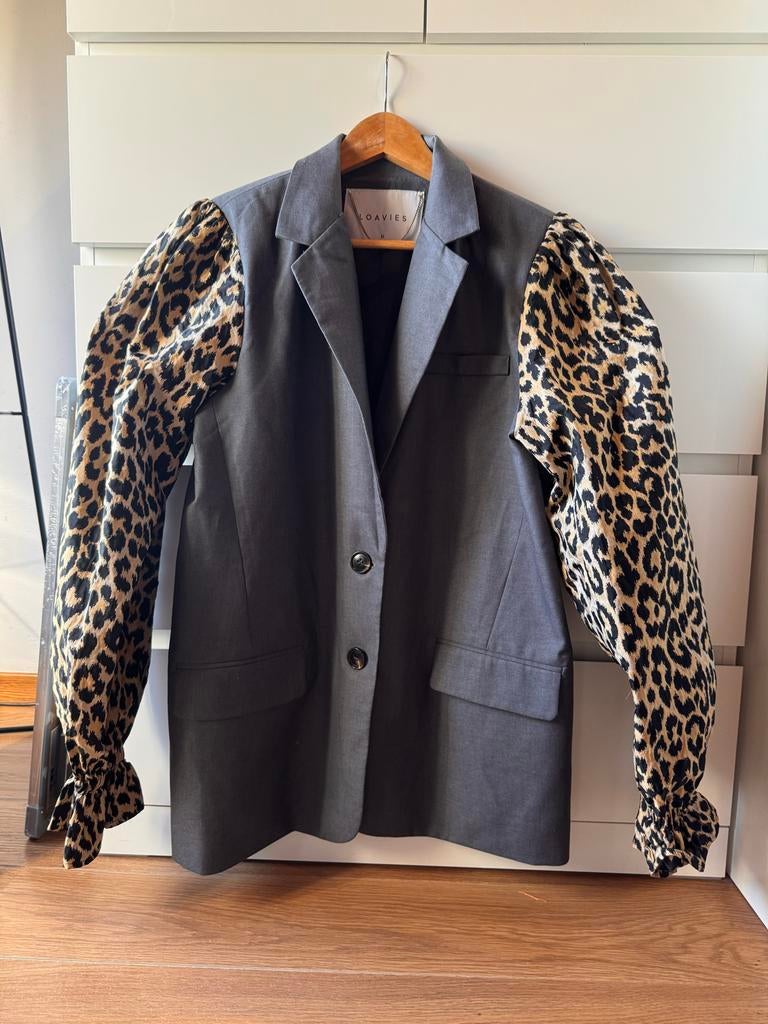 Loavies blazer met luipaard mouwen maat M, Kleding | Dames, Verzenden, Zo goed als nieuw, Maat 38/40 (M), Grijs