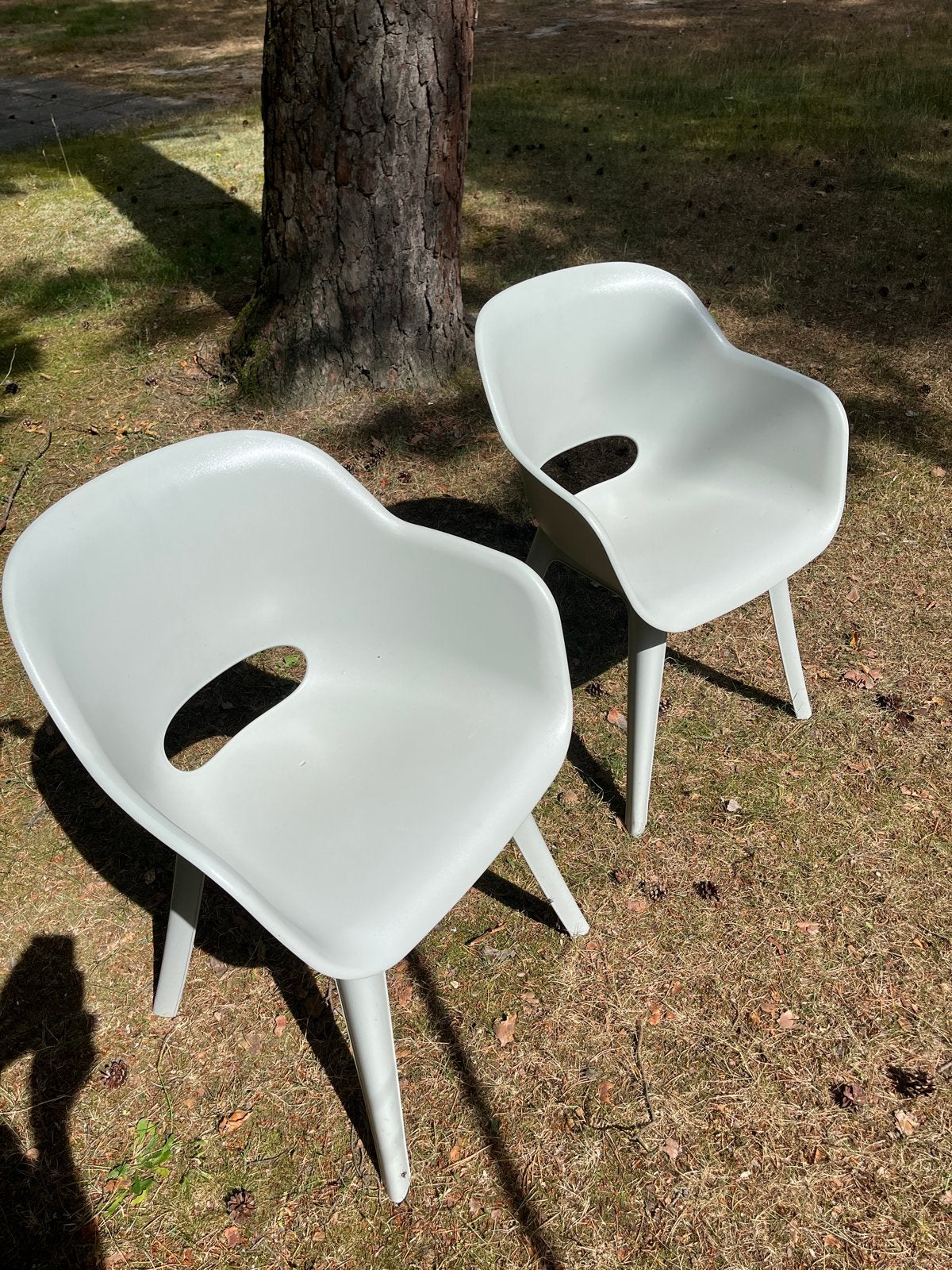 Set van 2 moderne kunststof stoelen - Grijs, Ophalen, Gebruikt, Kunststof