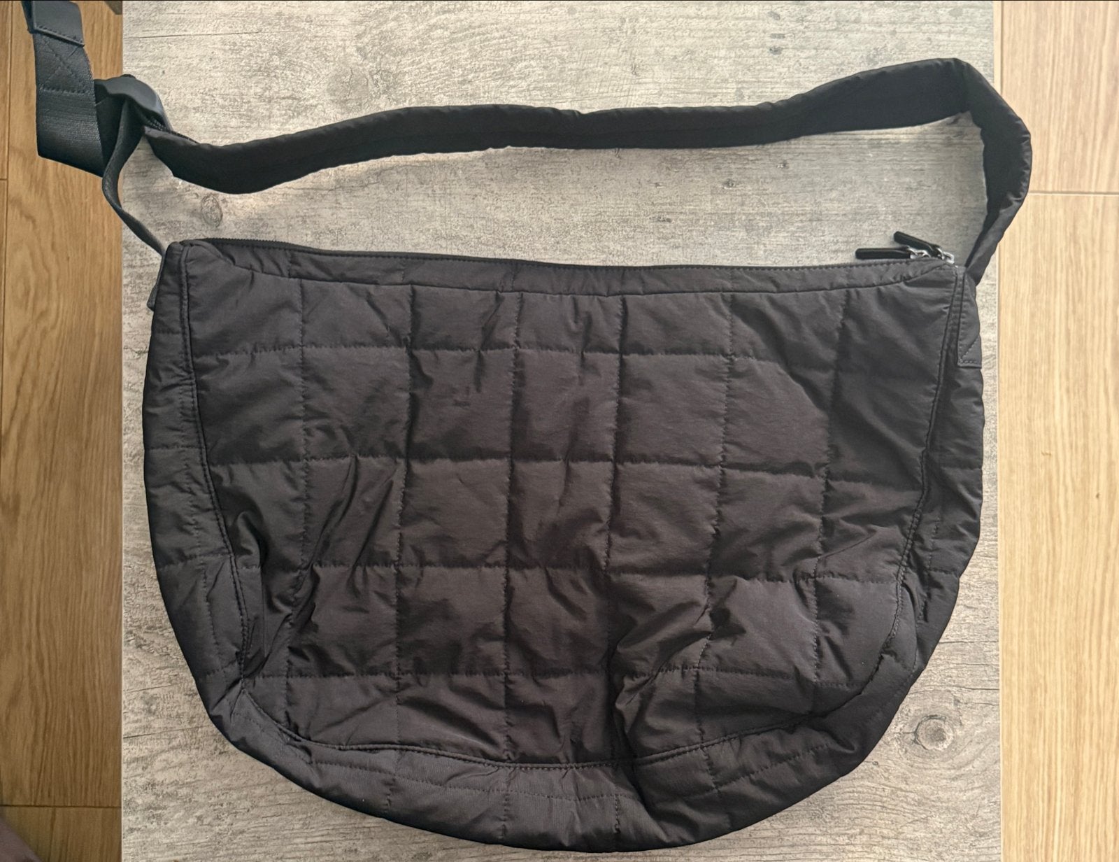 COS Ripstop Quilted Messenger Bag Zwart, Sieraden, Tassen en Uiterlijk, Tassen | Damestassen, Ophalen, Zo goed als nieuw, Zwart