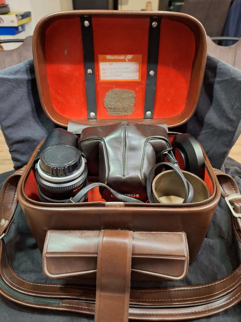 Olympus OM-2n met diverse lenzen en fototas - Vintage, Ophalen of Verzenden