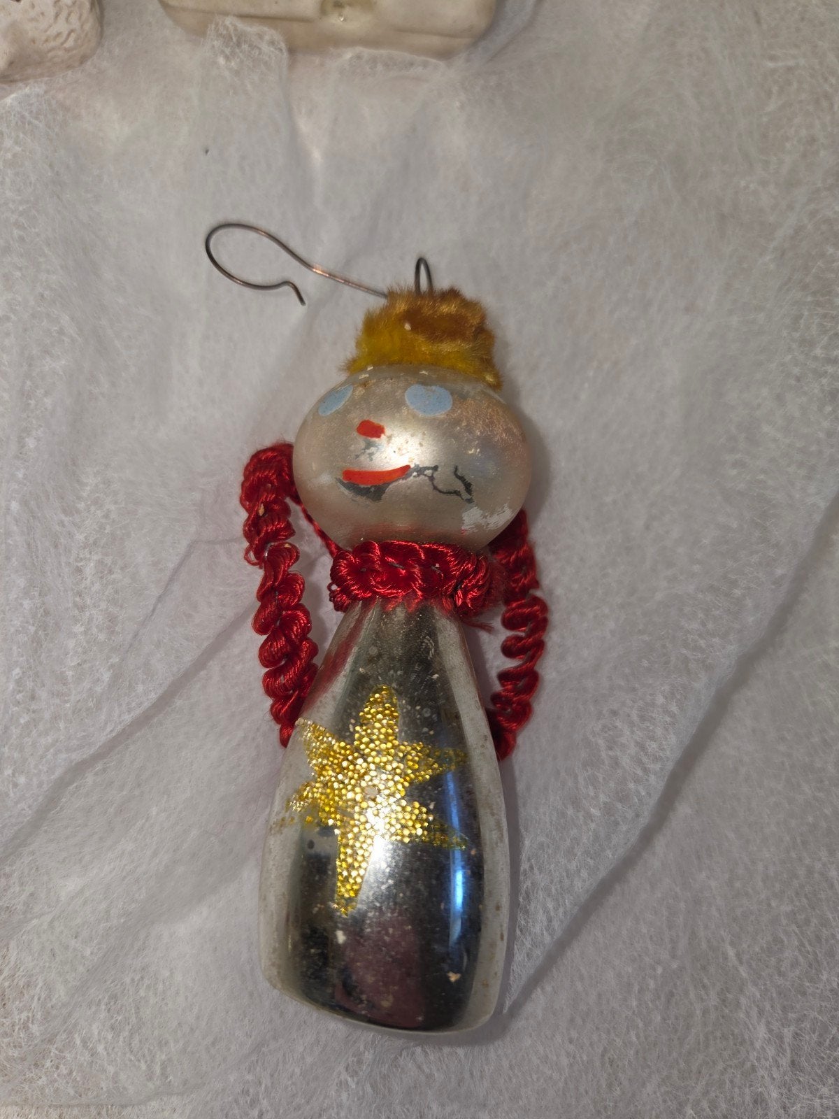 Antieke Glazen Kerstbal Popje met Rode Chenille Armpjes, Ophalen, Gebruikt