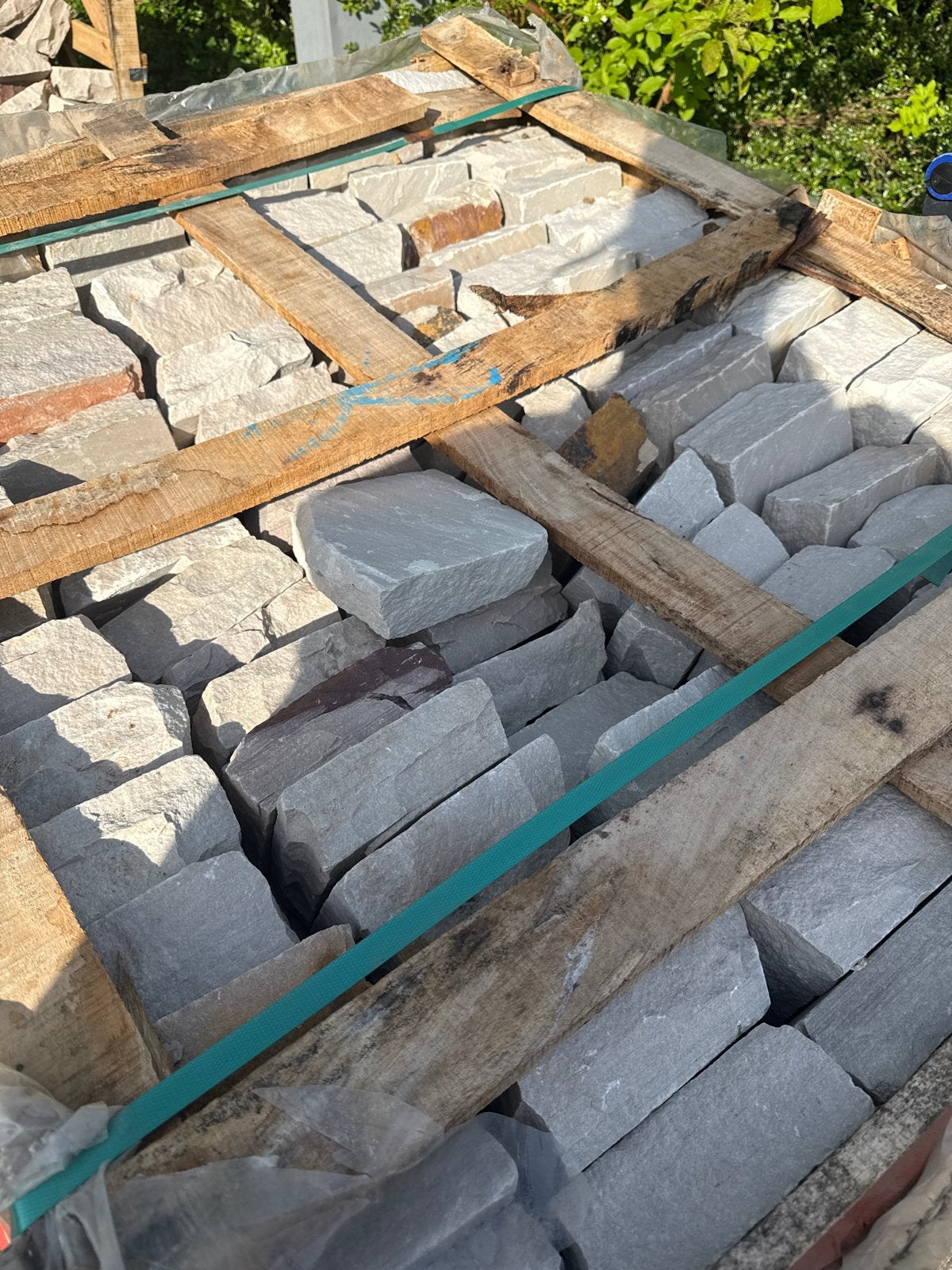 Ruim 1 pallet kinderkoppen 14x14 beige/wit, Tuin en Terras, Tegels en Klinkers, Ophalen, Gebruikt, Klinkers, Natuursteen