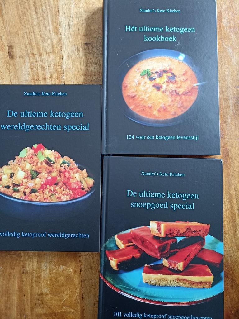 Xandra's Keto Kitchen Kookboeken Set - 3 Keto Boeken, Boeken, Kookboeken, Hoofdgerechten, Ophalen of Verzenden, Zo goed als nieuw