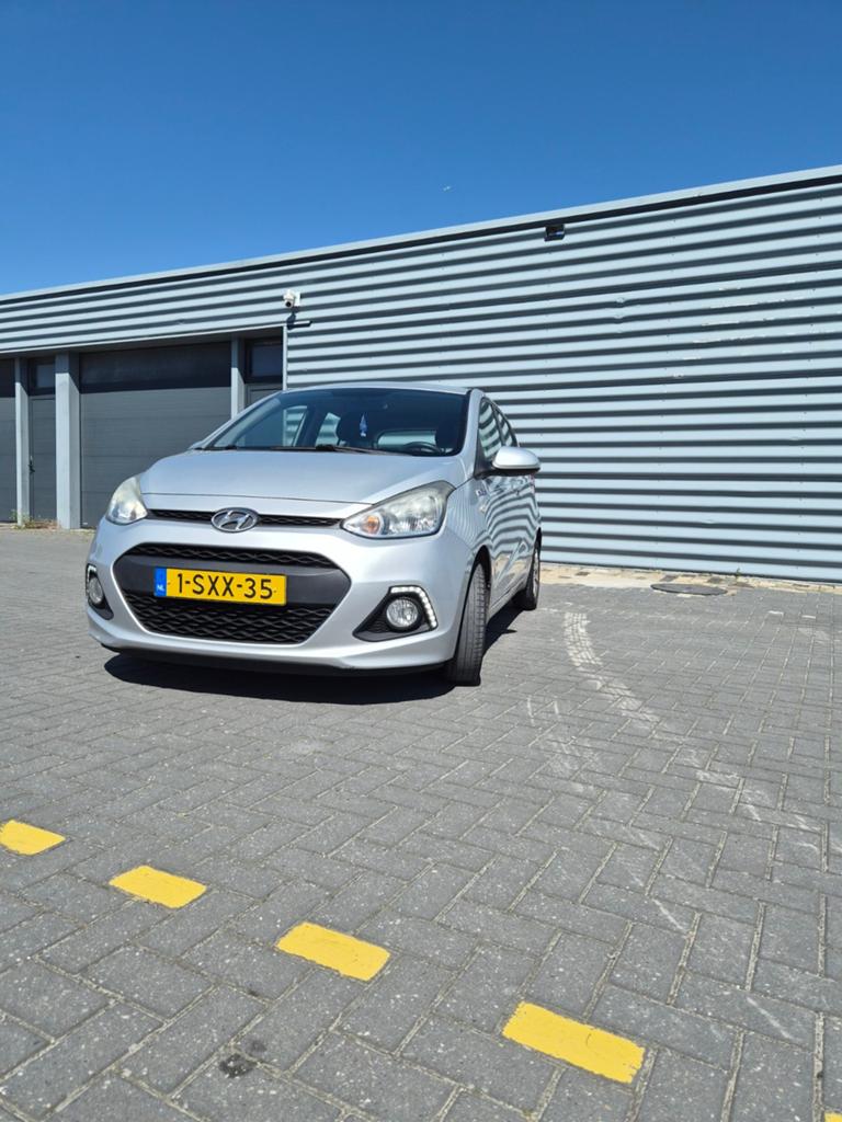 Hyundai i10 1.0 5DR 2014 Grijs, Auto's, Voorwielaandrijving, 31 €/maand, 4 stoelen, 23 km/l
