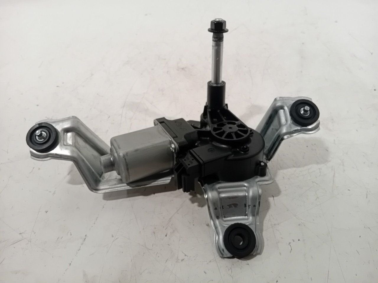Ruitenwissermotor achter Hyundai i10, Onderdelen@venauto.nl, Van der Ven Autorecycling B.V., Gebruikt, Ettenseweg 76, 4706 PB Roosendaal, The Netherlands