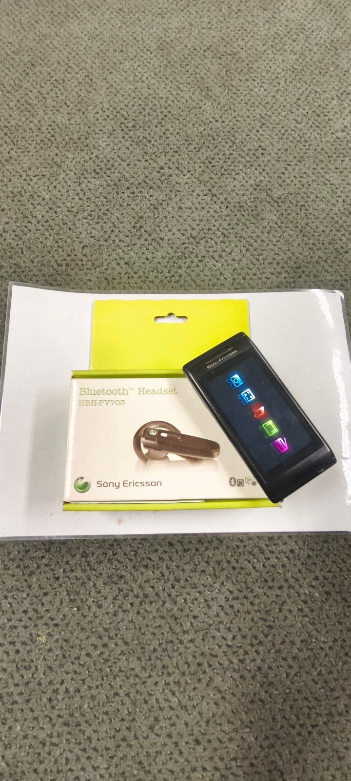 Sony Ericsson U10i Aino met Bluetooth Headset HBH-PV703, Gebruikt, Schuifmodel, Zwart, Ophalen of Verzenden