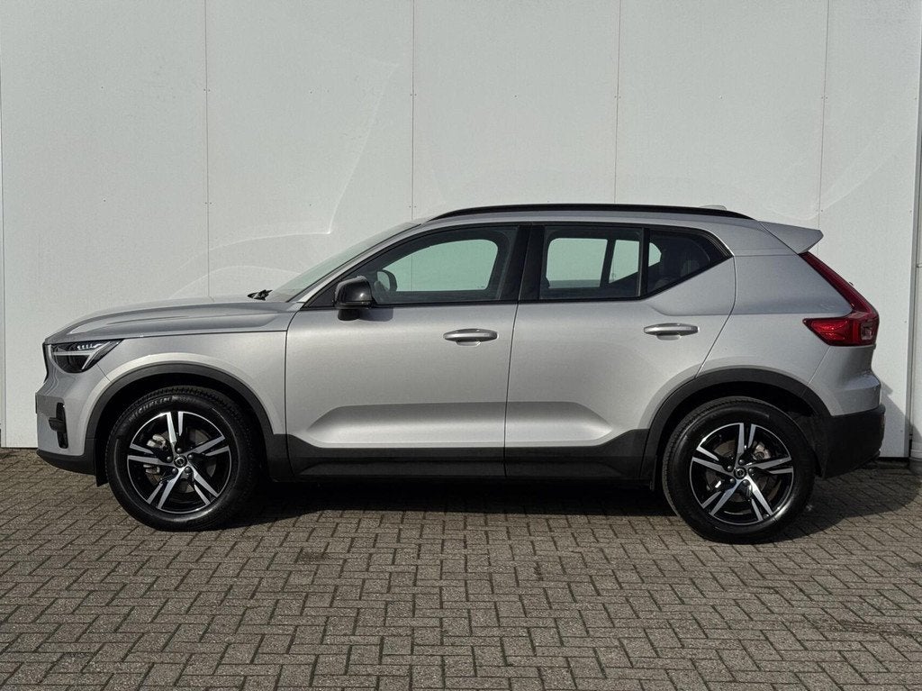 Volvo XC40 B4 Plus Dark | Adaptief Cruis | Trekhaak | Stuur, Automatische klimaatregeling, Gebruikt, Euro 6, 4 cilinders