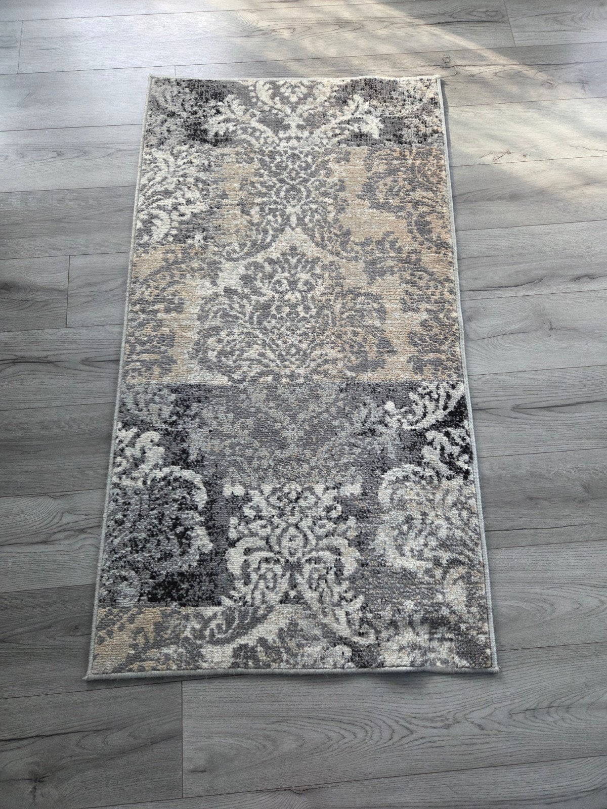 Modern Vloerkleed Grijs/Beige met Barok Patroon, Huis en Inrichting, Stoffering | Tapijten en Kleden, 100 tot 150 cm, Grijs, Zo goed als nieuw