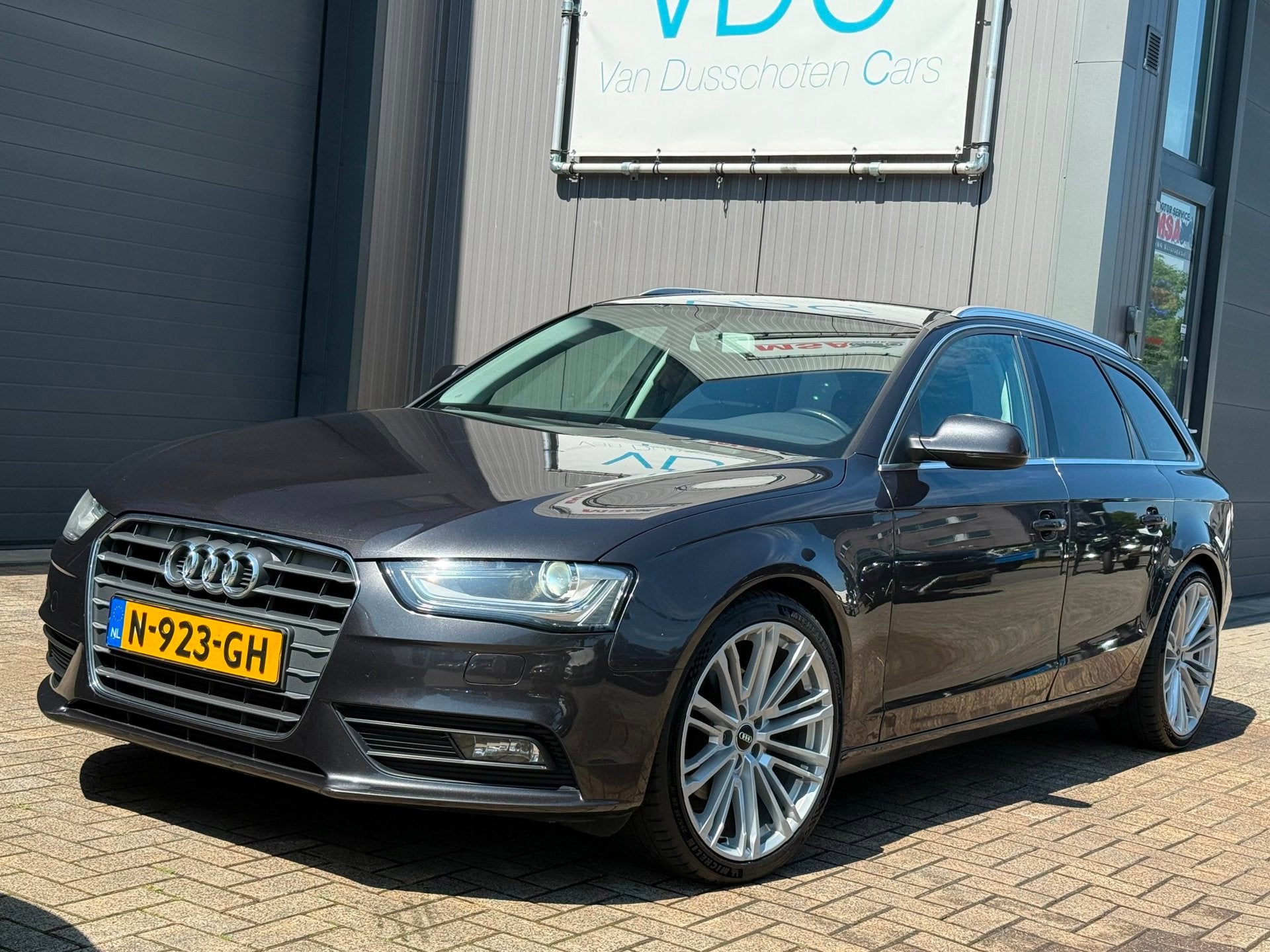 Audi A4 Avant 1.8 TFSI |170 PK | 19'' LMV | Trekhaak, Auto's, Audi, Voorwielaandrijving, Euro 5, Stof, Gebruikt