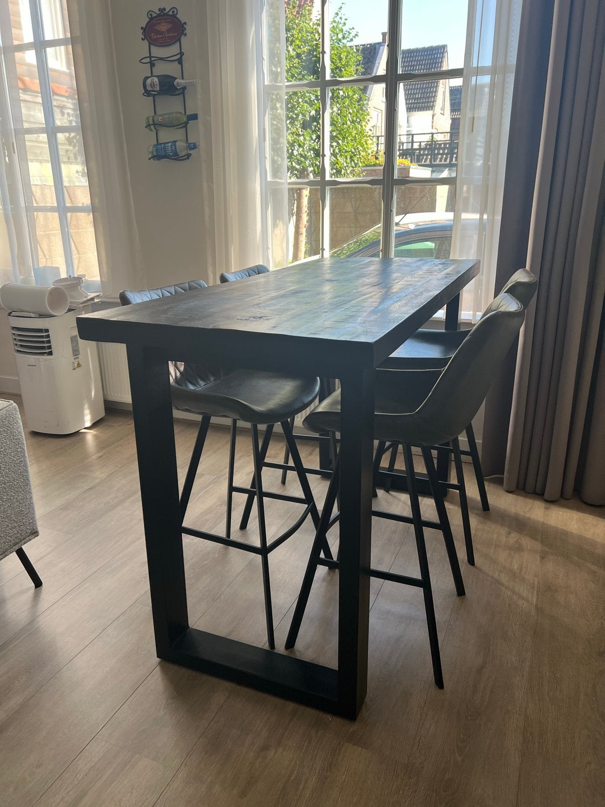 Hoge mangohouten eettafel met 4 donkergroene stoelen, Ophalen, 100 tot 150 cm, 50 tot 100 cm, Zo goed als nieuw